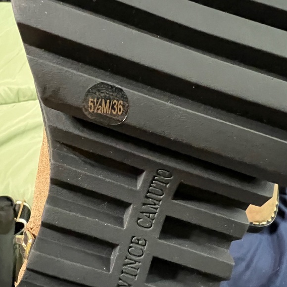 Vince Camuto Heel Booties. Women's size 5.5. - Picture 9 of 9